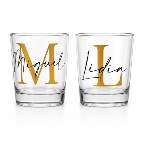 Vaso personalizado con inicial y nombre | Diseño elegante en vinilo permanente (23 cl)
